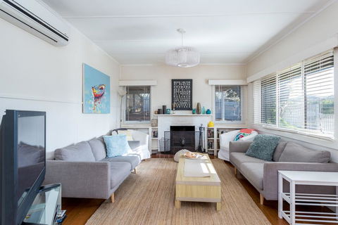 Bay Cottage - Accommodation Sunshine Coast 0