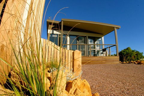Bay Of Islands Apartments - Accommodation Sunshine Coast 0