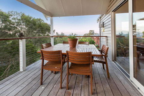 BAY VIEWS ON MANNA - DROMANA - Accommodation Sunshine Coast 2