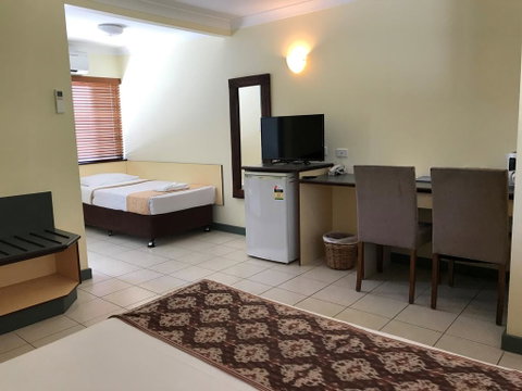 Bay Village Tropical Retreat & Apartments - Accommodation Sunshine Coast 2