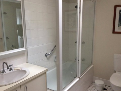 Beach Breakers Resort - Accommodation Sunshine Coast 3