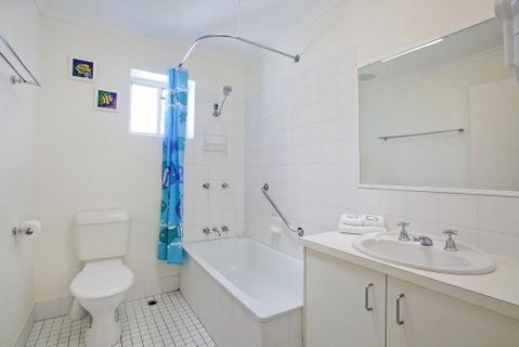 Beach Breakers Resort - Accommodation Sunshine Coast 1
