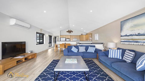 Beach House 72A Marine Drive - Fingal Bay - Accommodation Sunshine Coast 2