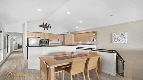 Beach House 72A Marine Drive - Fingal Bay - Accommodation Sunshine Coast 3