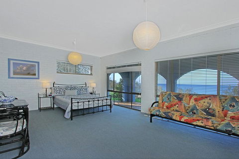 Beach Road 10 Mollymook - Accommodation Sunshine Coast 1