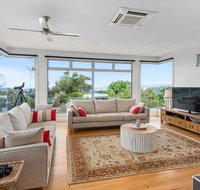 Beach Road Luxury with Ocean Views - Accommodation Sunshine Coast