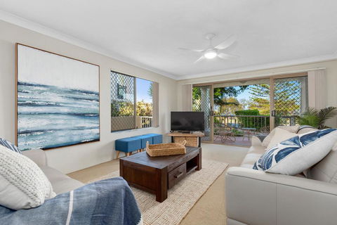 Beachfront On Marine - Accommodation Sunshine Coast 3