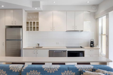 Resort Style Escape On Hastings Street - Accommodation Sunshine Coast 1