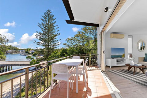 Riverfront 2 Bedroom Penthouse, Steps From Hastings Street - By Stay Noosa - Accommodation Sunshine Coast 3