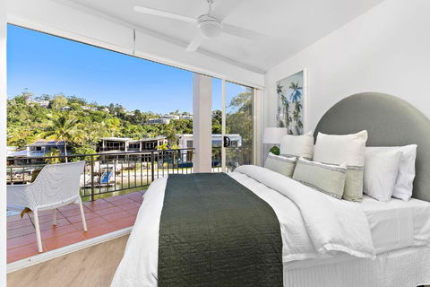 Riverfront 2 Bedroom Penthouse, Steps From Hastings Street - By Stay Noosa - Accommodation Sunshine Coast 0