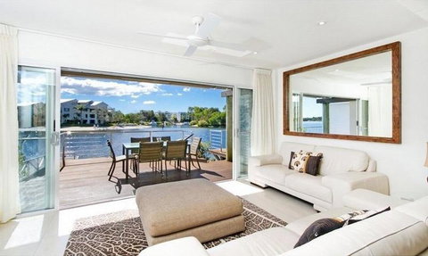 Riverfront Escape With Private Beach - Accommodation Sunshine Coast 3