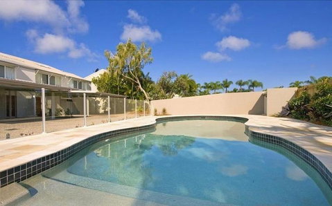 Riverfront Escape With Private Beach - Accommodation Sunshine Coast 2
