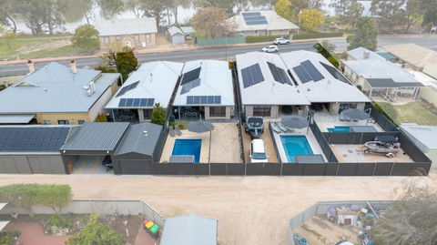 Renmark River Villas And Boats & Bedzzz - Accommodation Sunshine Coast 3