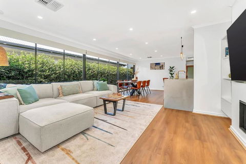 Redbrick Retreat - Generous Coastal Escape - Accommodation Sunshine Coast 0