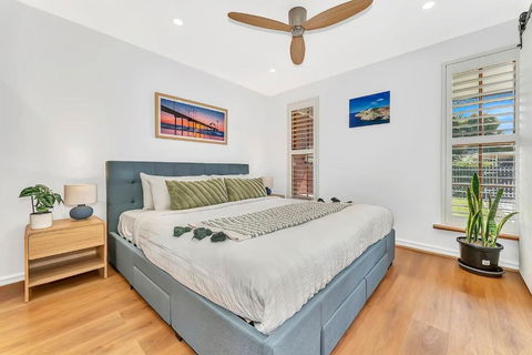 Redbrick Retreat - Generous Coastal Escape - Accommodation Sunshine Coast 2
