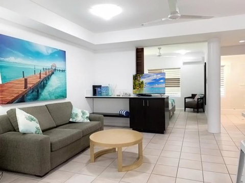 REEF RETREAT APARTMENTS PALM COVE Unit 13 - Accommodation Sunshine Coast 0