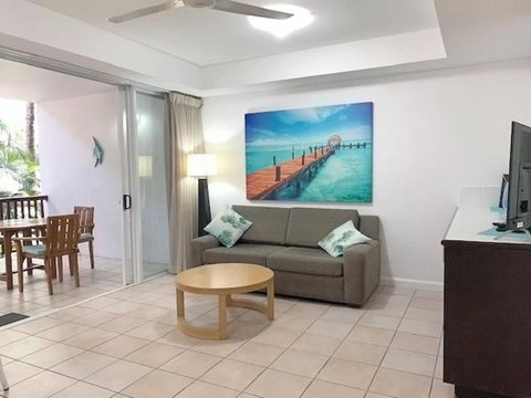 REEF RETREAT APARTMENTS PALM COVE Unit 13 - Accommodation Sunshine Coast 1