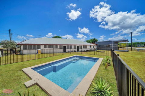 Reef Shack Beach Vibes Stroll To The Beach - Accommodation Sunshine Coast 0