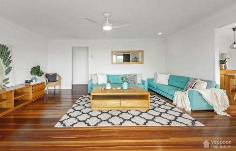RELAX @48 CLOSE TO BEACH Sleeps 7 - Accommodation Sunshine Coast 3