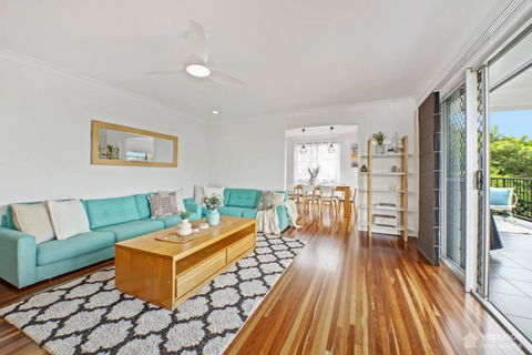 RELAX @48 CLOSE TO BEACH Sleeps 7 - Accommodation Sunshine Coast 2