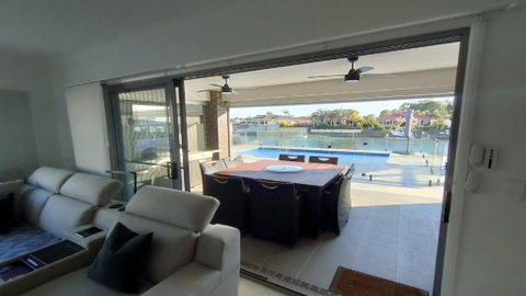 Relax Poolside By The Canal - Accommodation Sunshine Coast 0