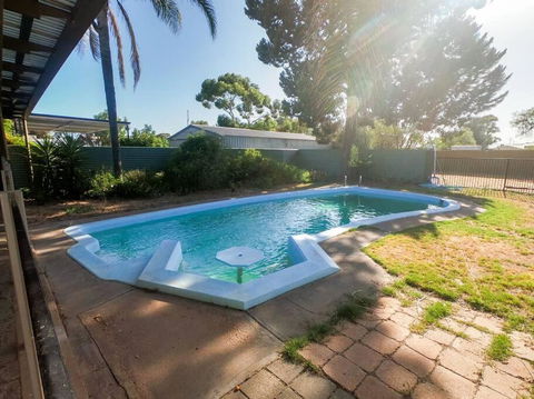 Renovated 3BD With Pool And Spa Bath - Accommodation Sunshine Coast 0