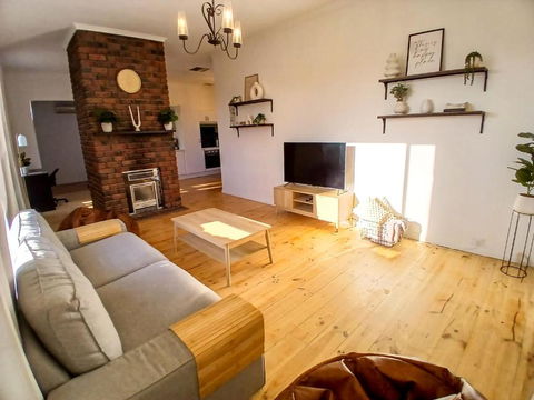 Renovated 3BD With Pool And Spa Bath - Accommodation Sunshine Coast 2