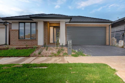 ResortStyle 4BR House With Parking - Accommodation Sunshine Coast 1