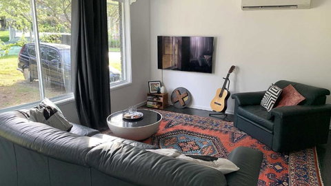 Retro Beach House - Macmasters Beach - Accommodation Sunshine Coast 1