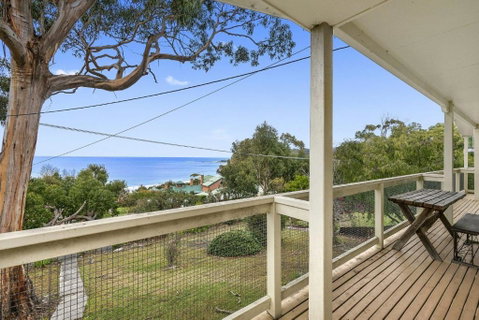 Retro Retreat - Accommodation Sunshine Coast 0