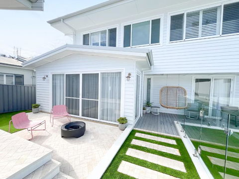 Riva House - Accommodation Sunshine Coast 1