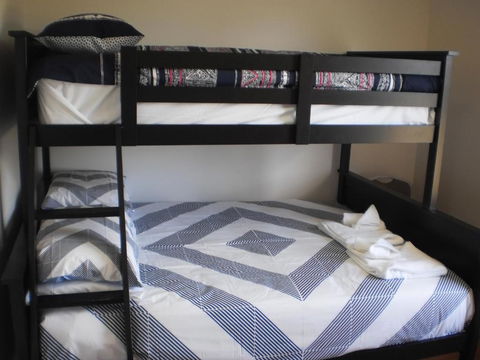 RIVER DOWNS COTTAGE - Accommodation Sunshine Coast 1