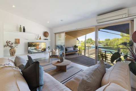 Riverfront Luxury, Poolside, Near Hastings - Accommodation Sunshine Coast 0