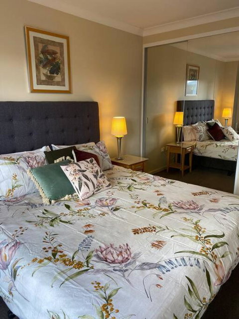 RIVERSIDE CITY VIEW PARKING NETFLIX WIFI WINE FREE - Accommodation Sunshine Coast 1