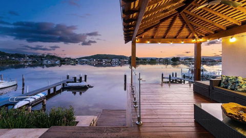 Riverside Retreat - Absolute Waterfront - Accommodation Sunshine Coast 0