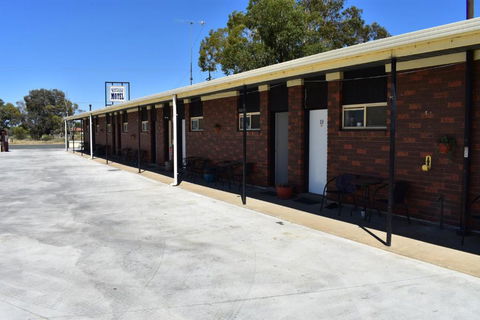 Riviana Motel - Accommodation Sunshine Coast 1