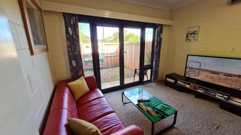 Rise N Shine - Affordable 50sqm Garden Apartment - Accommodation Sunshine Coast 2