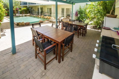 SAILS 9 Beachfront Getaway Horseshoe Bay - Accommodation Sunshine Coast 3
