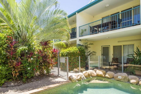 SAILS 9 Beachfront Getaway Horseshoe Bay - Accommodation Sunshine Coast 2