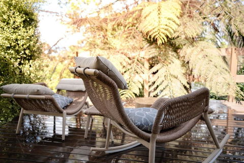 Romantic Garden Cottage With Home Cinema - Accommodation Sunshine Coast 2