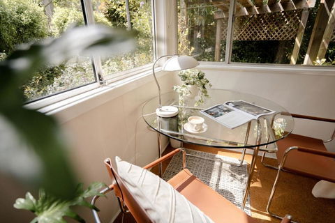 Romantic Garden Cottage With Home Cinema - Accommodation Sunshine Coast 0