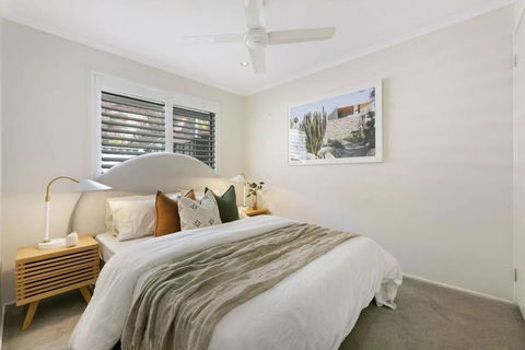 Riviera Road Miami - 4BRM Dual Villa - Accommodation Sunshine Coast 1