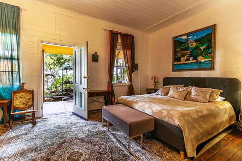 Robbie Burns Hotel Wyndham - Accommodation Sunshine Coast 0