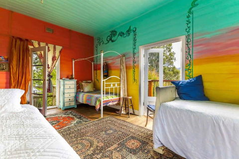 Robbie Burns Hotel Wyndham - Accommodation Sunshine Coast 1