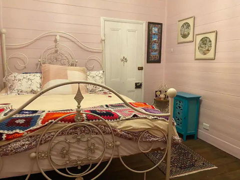 Robbie Burns Hotel Wyndham - Accommodation Sunshine Coast 2