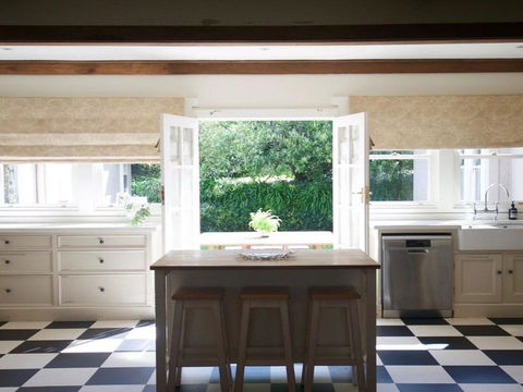 Robin Hill Manor - Accommodation Sunshine Coast 3