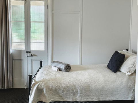 Roma Cottage On Roma Orchard - Accommodation Sunshine Coast 3