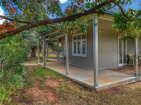Roma Cottage On Roma Orchard - Accommodation Sunshine Coast 2