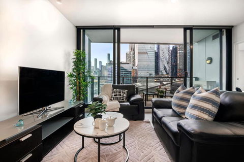 Rooftop Pool 2BR Apartment At Marvel Stadium With Free Parking - Accommodation Sunshine Coast 1