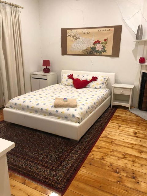 Room Near Caulfield Racecourse - Accommodation Sunshine Coast 0
